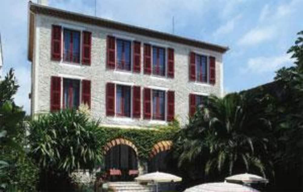 Hotel Castel Mistral Juan-les-Pins Exteriör bild