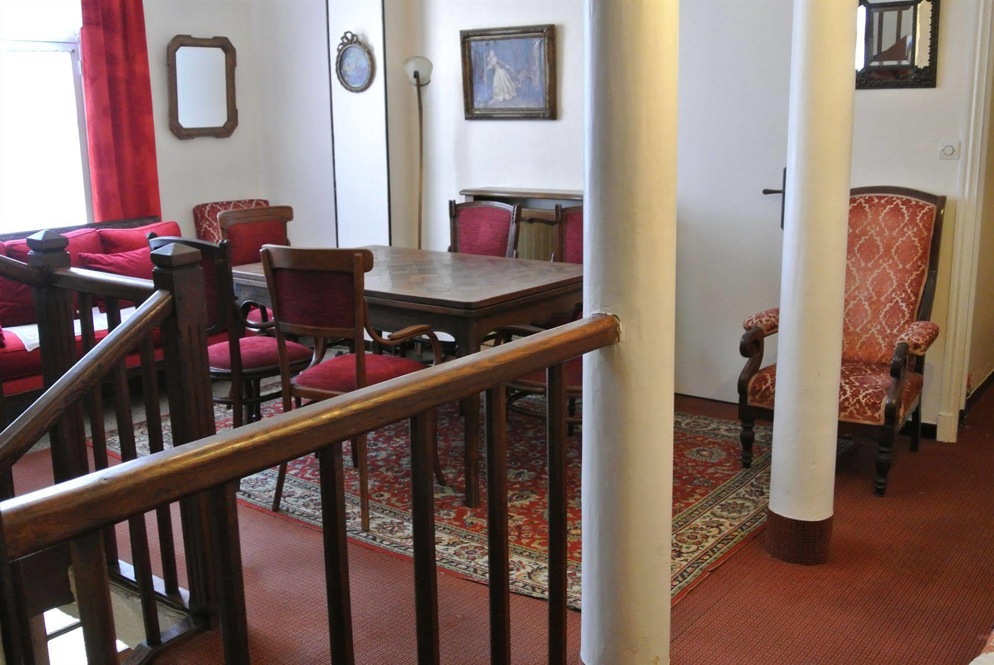 Hotel Castel Mistral Juan-les-Pins Exteriör bild